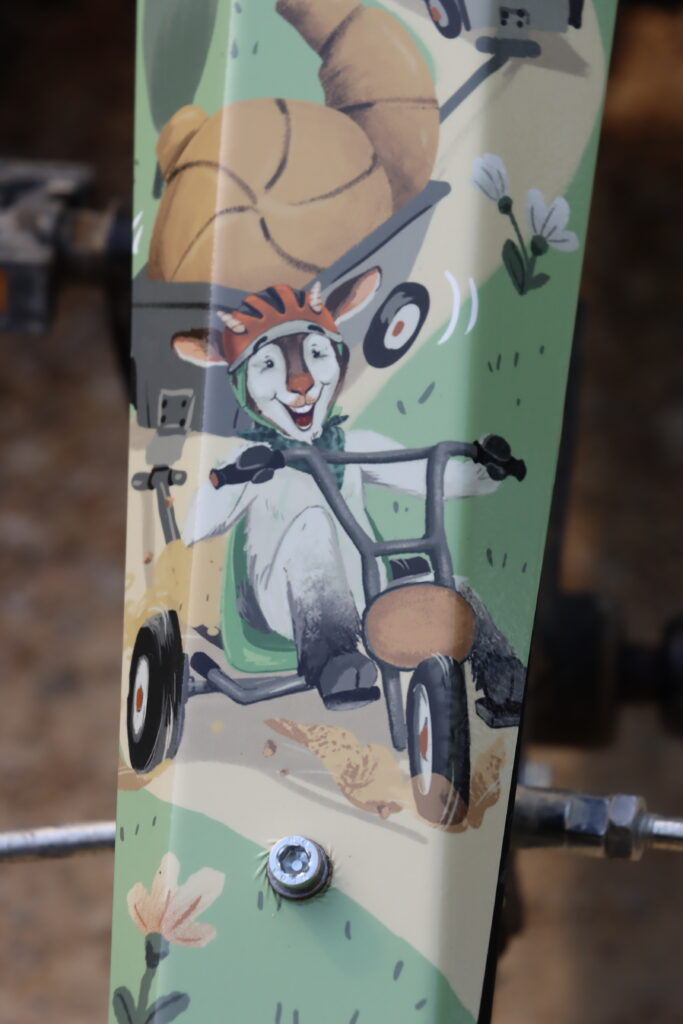 Guguck das Maskottchen auf einer Go Kart Beklebung
