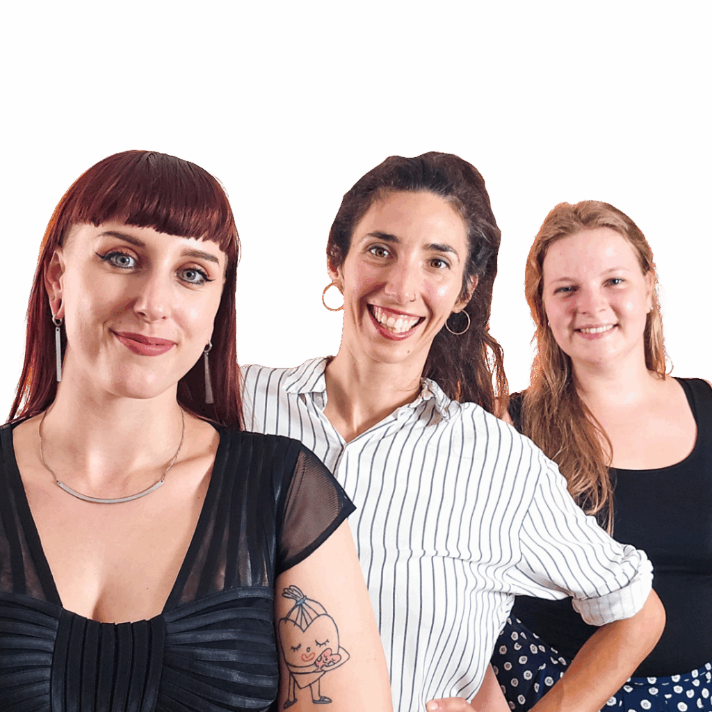 Fotografie des Teams von erklär’s mir, zeigt Laura Schindler, Veronika Götz und Bernadette Pößnicker.