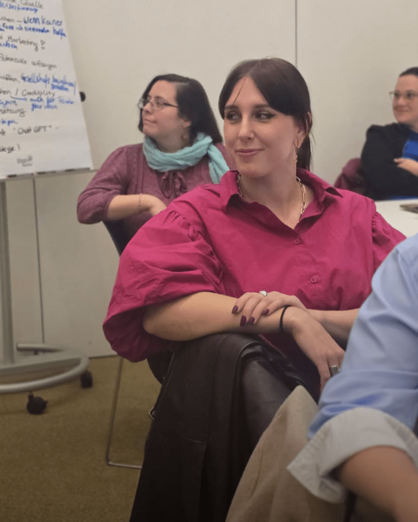 Das Jahresende ist in Sichtweite. Laura tummelt sich auf Netzwerktreffen, Ideen werden geteilt, Gespräche geführt, neue Perspektiven gesammelt – hier zum Beispiel am, Femathon einem Netzwerktreffen für Frauen im Business, zum Austausch und Empowerment für Frauen. Sehr gefreut haben wir uns, auch die Grazer Bürgermeisterin dort zu treffen.